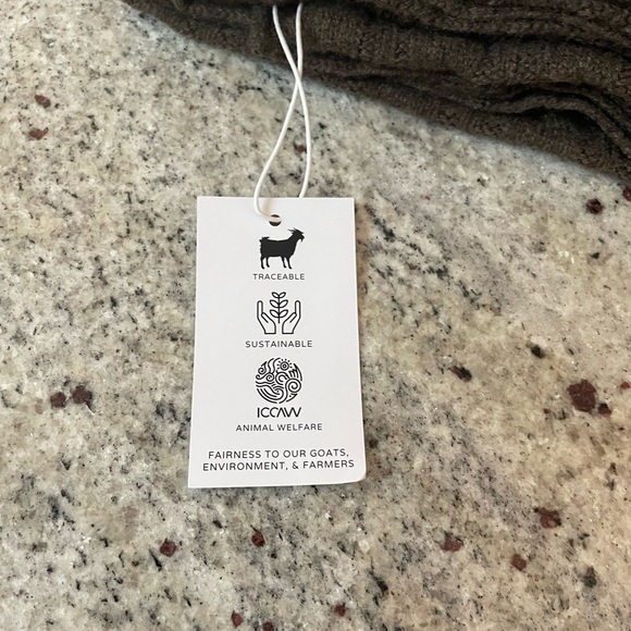 Cable Knit Blanket from NakedCashmere - Picture 8 of 8